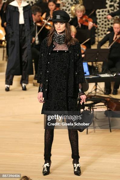Chanel - Collection Metiers d'Art Paris Hamburg 2017/18 At The Elbphilharmonie - Show Chanel - Collection Metiers d'Art Paris Hamburg 2017/18 At The Elbphilharmonie - Show