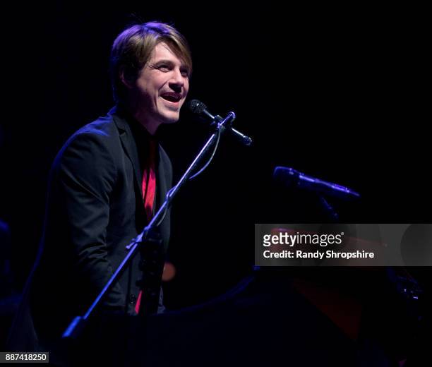 Taylor Hanson of the band Hanson performs on stage at The Wiltern on December 6, 2017 in Los Angeles, California.