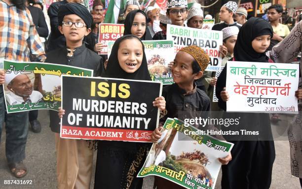 India Raza 201 Raza Academy Stock Photos, High-Res Pictures, and Images - Getty Images