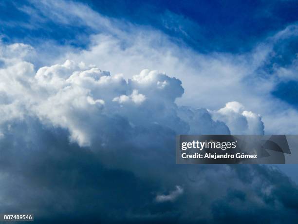 gran nube monumental - nube - fotografias e filmes do acervo