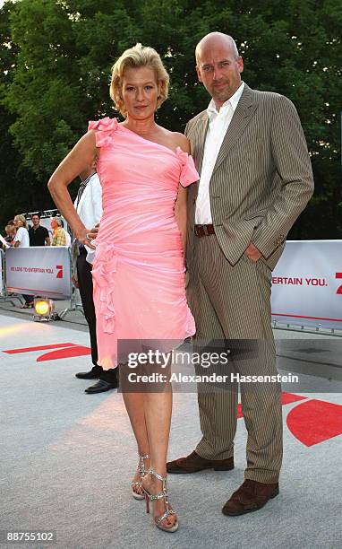 Suzanne von Borsody and Jens Schniedenharn attend the 'Movie Meets Media' party at discotheque P1 on June 29, 2009 in Munich, Germany.