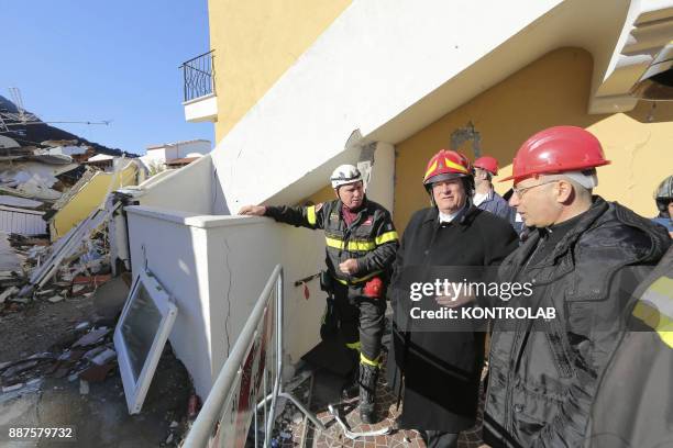 Ischia, Cardinal Bassetti, President of the CEI on the strands hit by the earthquake, together with other prelates and the Fire Brigade.