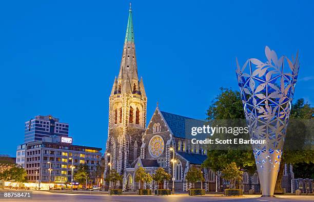 christ church cathedral in cathedral square - christchurch nieuw zeeland stockfoto's en -beelden