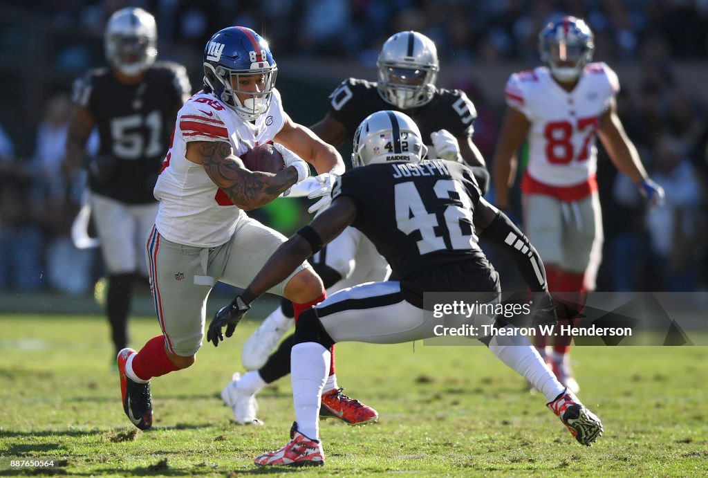 New York Giants v Oakland Raiders