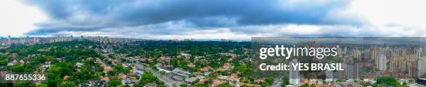 panoramisch beeld van de stad são paulo, brazilië - vierbaansweg stockfoto's en -beelden