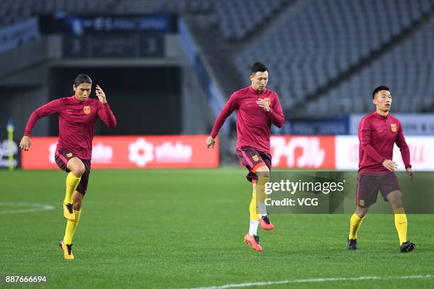 Players of China attend a training session ahead of the 2017 EAFF E-1 Football Championship Final round at Ajinomoto Stadium on December 7, 2017 in...