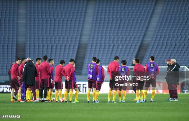 Players of China attend a training session ahead of the 2017 EAFF E-1 Football Championship Final round at Ajinomoto Stadium on December 7, 2017 in...