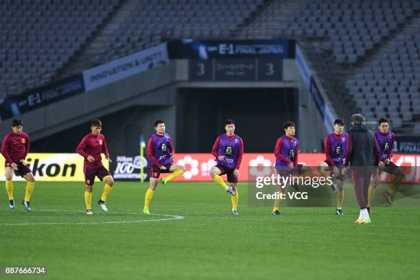 Players of China attend a training session ahead of the 2017 EAFF E-1 Football Championship Final round at Ajinomoto Stadium on December 7, 2017 in...