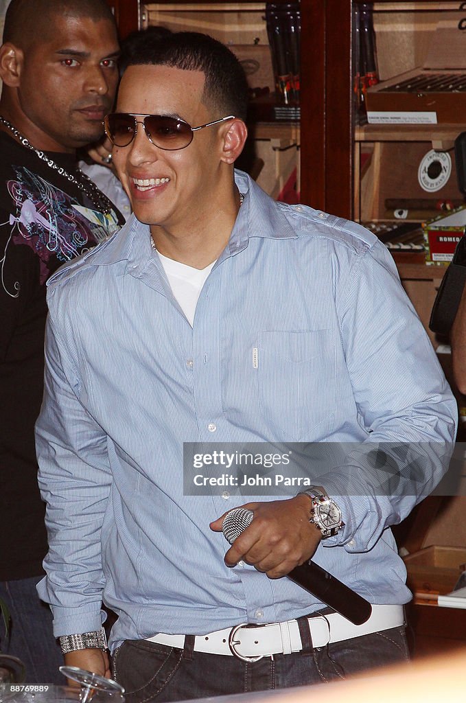 Daddy Yankee Presents His Website