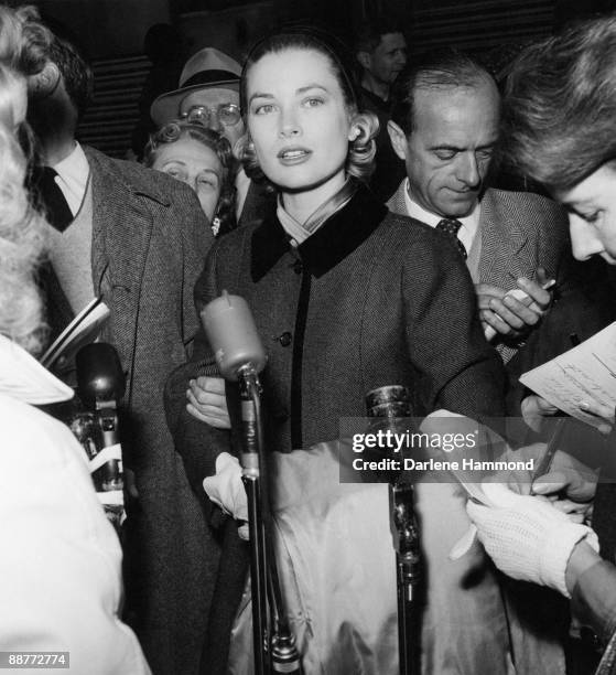 American actress Grace Kelly arrives in Los Angeles, California to begin filming 'High Society', with director Charles Walters, 1956. She has arrived...