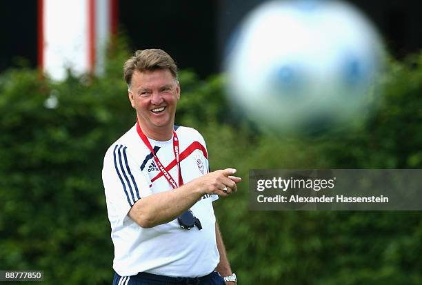 Head coach Louis van Gaal gestures during the FC Bayern Muenchen training session at Bayern's trainings ground Saebener Strasse on July 1, 2009 in...