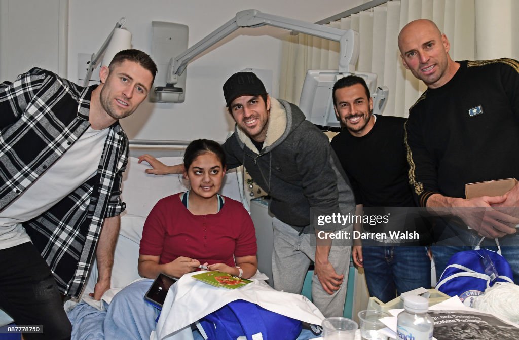 Chelsea FC players visit Westminster hospital