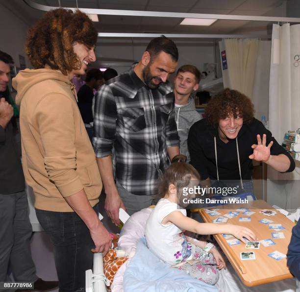 Ethan Ampdau, Edwardo and David Luiz of Chelsea during the Chelsea and Westminster Hospital Visit on December 7, 2017 in London, England.