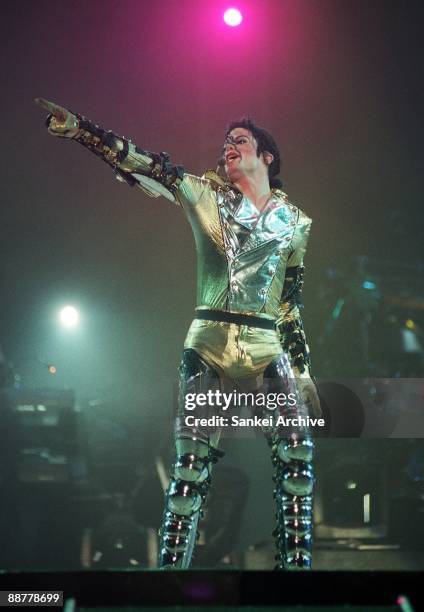 Singer Michael Jackson performs at Tokyo Dome on December 13, 1996 in Tokyo, Japan.