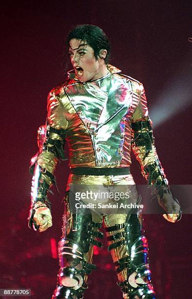 Singer Michael Jackson performs at Tokyo Dome on December 13, 1996 in Tokyo, Japan.