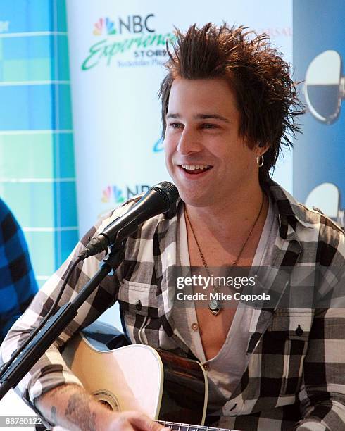 Musician Ryan Cabrera performs at the NBC Experience Store on July 1, 2009 in New York City.