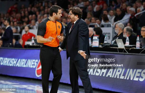Andrea Trincheri, Head Coach of Brose Bamberg in action during the 2017/2018 Turkish Airlines EuroLeague Regular Season Round 11 game between Brose...