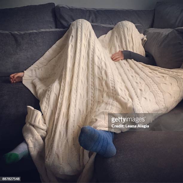 blanket boys - leana alagia stockfoto's en -beelden