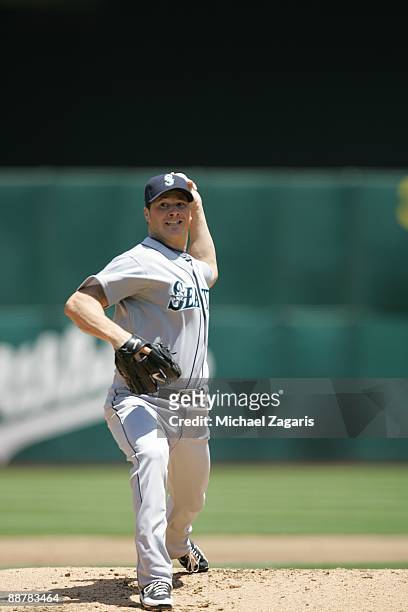 Erik Bedard of the Seattle Mariners pitches during the game against the Oakland Athletics at the Oakland Coliseum in Oakland, California on May 27,...