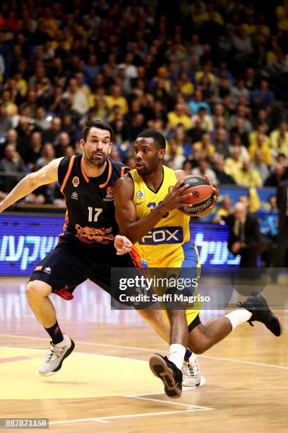 Norris Cole, #30 of Maccabi Fox Tel Aviv competes with Rafa Martinez, #17 of Valencia Basket during the 2017/2018 Turkish Airlines EuroLeague Regular...