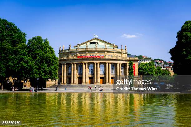 staatsoper ( opernhaus ) , state opera in stuttgart - opernhaus photos et images de collection