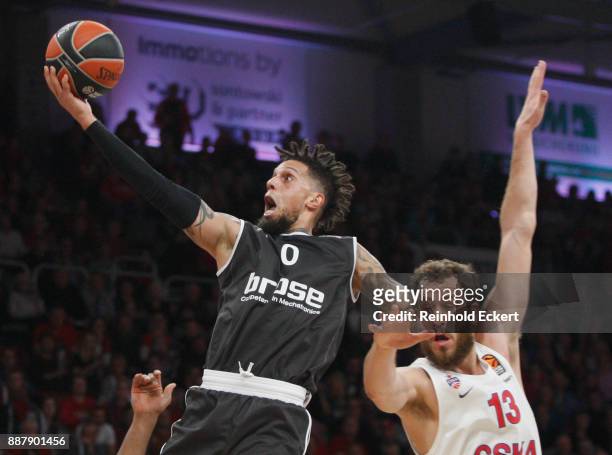 Daniel Hackett, #0 of Brose Bamberg competes with Sergio Rodriguez, #13 of CSKA Moscow in action during the 2017/2018 Turkish Airlines EuroLeague...