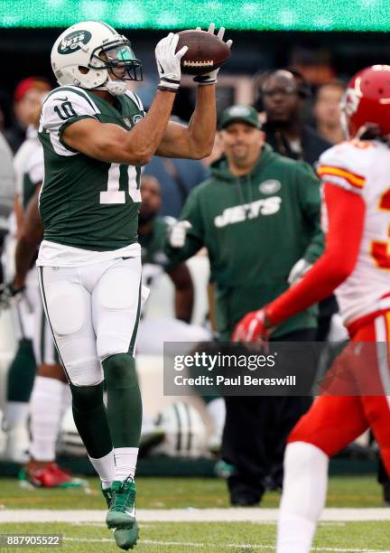 Jermaine Kearse of the New York Jets catches a pass in an NFL football game against the Kansas City Chiefs on December 3, 2017 at MetLife Stadium in...