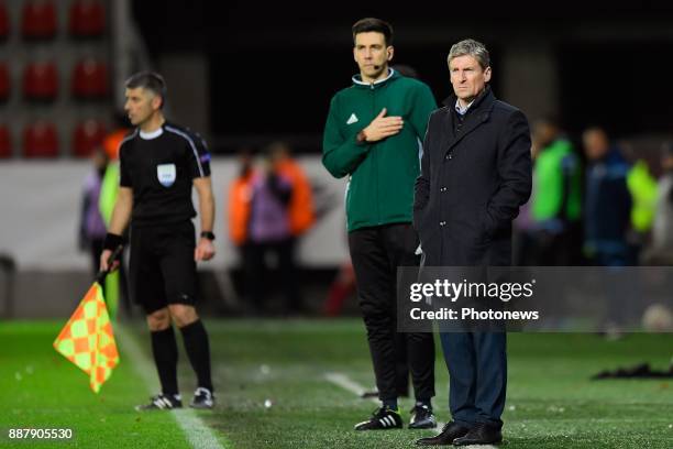 Francky Dury head coach of SV Zulte Waregem looks on from the touchline during the UEFA Europa League group K stage match between SV Zulte Waregem...