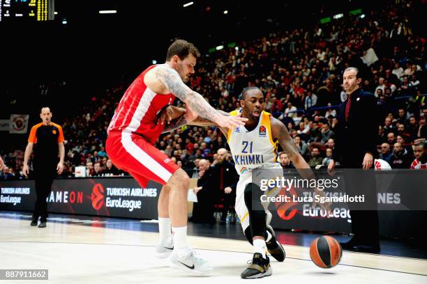 James Anderson, #21 of Khimki Moscow Region in action during the 2017/2018 Turkish Airlines EuroLeague Regular Season Round 11 game between AX Armani...