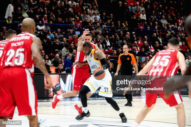 James Anderson, #21 of Khimki Moscow Region in action during the 2017/2018 Turkish Airlines EuroLeague Regular Season Round 11 game between AX Armani...