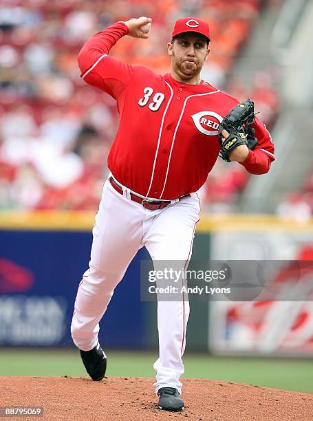 Aaron Harang of the Cincinnati Reds throws a pitch during the game against the Arizona Diamondbacks on July 2, 2009 in Cincinnati, Ohio.