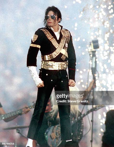 Michael Jackson performs during halftime of a 52-17 Dallas Cowboys win over the Buffalo Bills in Super Bowl XXVII on January 31, 1993 at the Rose...