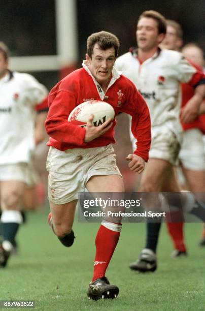 Rob Howley of Wales enroute to scoring a Try against England during their Five Nations rugby union match at the National Stadium in Cardiff on 15th...