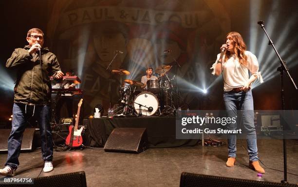 Paul Heaton and Jacqui Abbott perform on stage at the Eventim Apollo on December 7, 2017 in London, England.