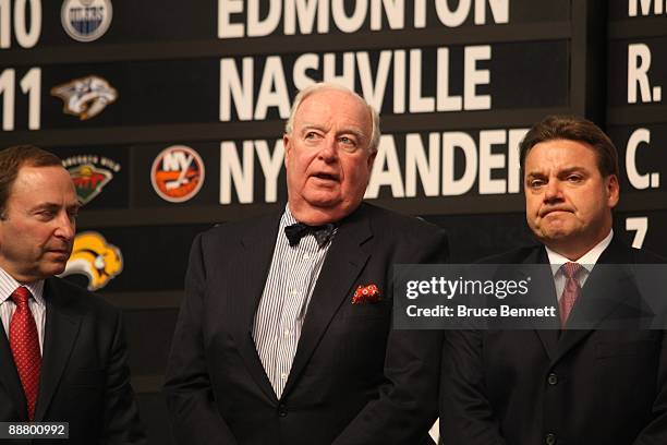 Alternate Governor Bill Torrey and Assistant General Manager Randy Sexton of the Florida Panthers look on during the first round of the 2009 NHL...