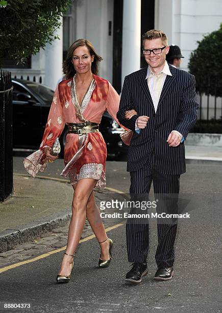 Tara Palmer-Tomkinson arrives at Sir David Frost's Summer Party on July 2, 2009 in London, England.