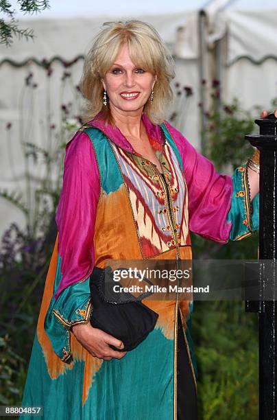 Actress Joanna Lumley arrives at Sir David Frost's Summer Party on July 2, 2009 in London, England.