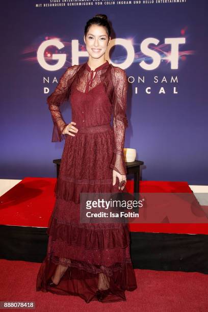 Model Rebecca Mir during the premiere of 'Ghost - Das Musical' at Stage Theater on December 7, 2017 in Berlin, Germany.