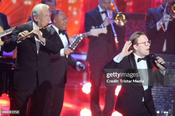 Pepe Lienhard and Wolfgang Lippert during the charity christmas gala 'Die schoensten Weinachtshits' on December 7, 2017 in Munich, Germany.