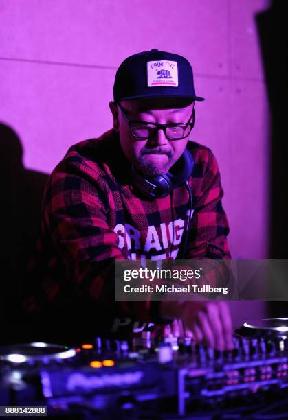 Electronic music artist Simply Jeff performs at Groove Radio's 14th annual Holiday Groove live broadcast and toy drive on December 7, 2017 in Los...