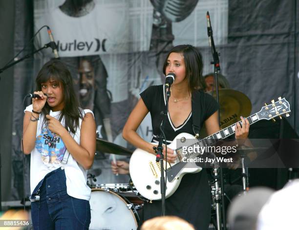 Dia Frampton and Meg Frampton of the band Meg &Dia perform at the Vans Warped Tour at AT&T Center on July 2, 2009 in San Antonio, Texas.