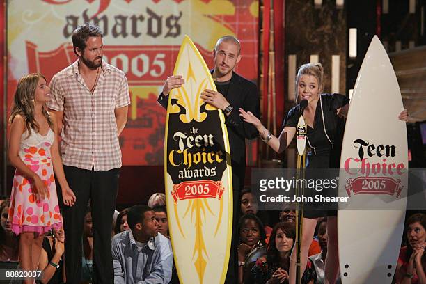 Ryan Gosling and Rachel McAdams , winners of Choice Liplock, with presenters Emma Roberts and Ryan Reynolds