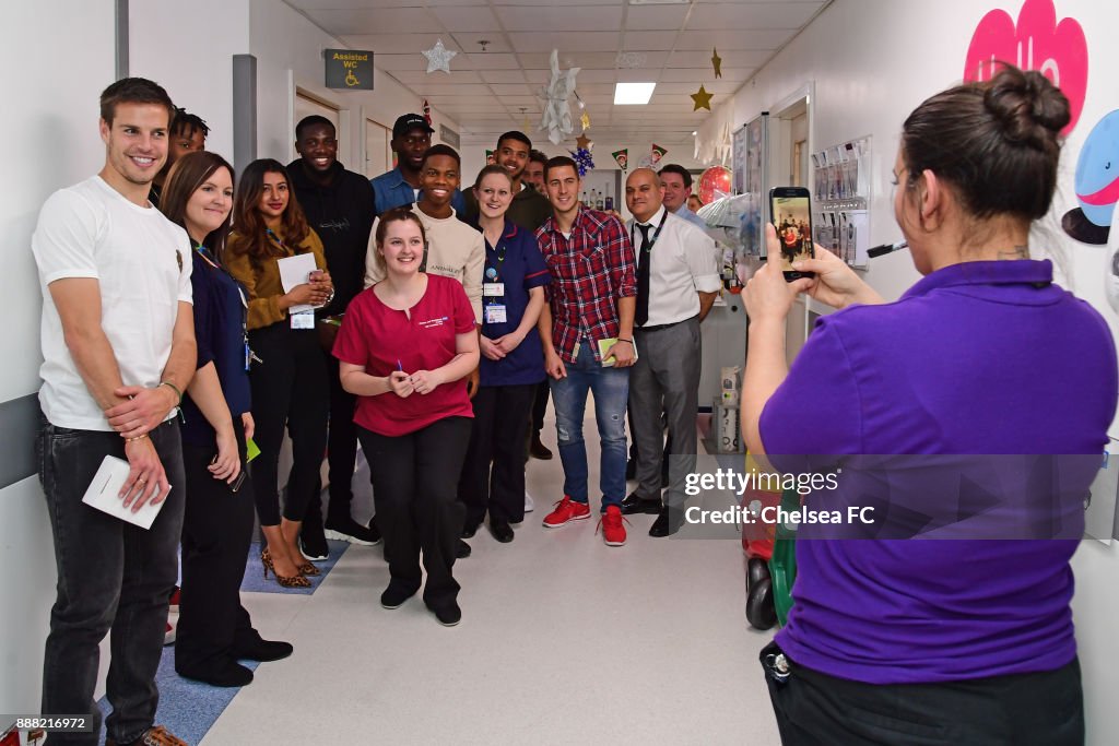 Chelsea FC players visit Westminster hospital