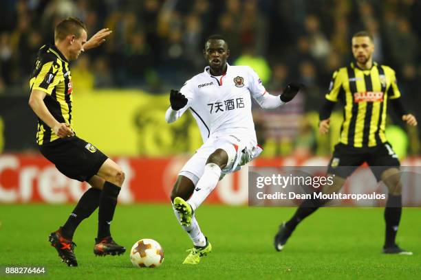 Julian Lelieveld of Vitesse Arnhem battles for the ball with Racine Coly of OGC Nice during the UEFA Europa League group K match between Vitesse and...