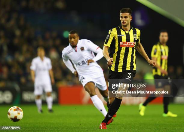 Matt Miazga of Vitesse Arnhem in action during the UEFA Europa League group K match between Vitesse and OGC Nice at on December 7, 2017 in Arnhem,...