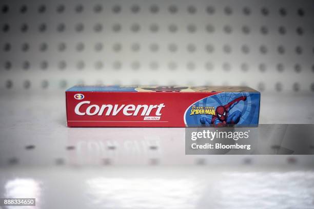 Toothpaste Open Box 155 Toothpaste Box Stock Photos, High-Res Pictures, and Images - Getty ...