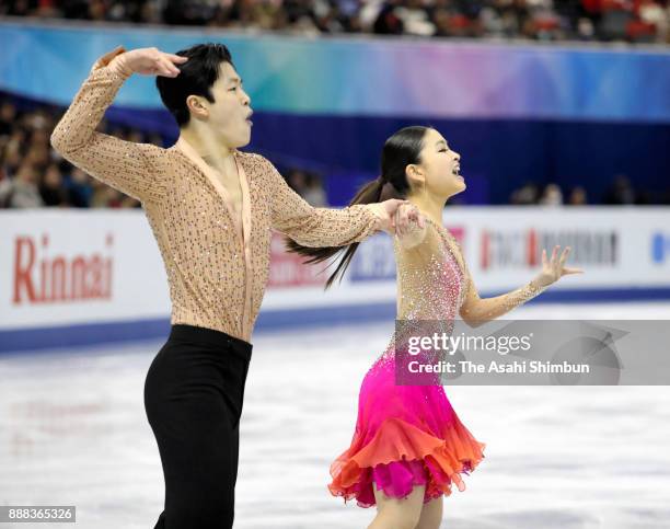 Maia Shibutani and Alex Shibutani of United States compete in the Ice Dance Short Dance during day one of the ISU Junior & Senior Grand Prix of...