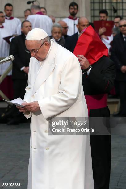 Pope Francis leads the Immaculate Conception celebration at Spanish Steps on December 8, 2017 in Rome, Italy. The Pope's visit to the memorial column...