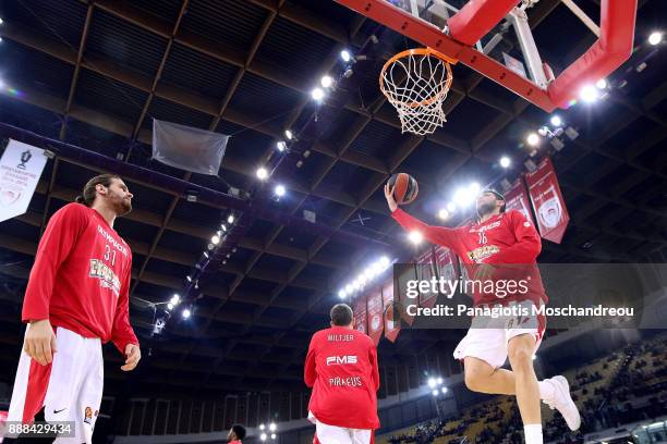 Kostas Papanikolaou, #16 of Olympiacos Piraeus warm up before the 2017/2018 Turkish Airlines EuroLeague Regular Season Round 11 game between...