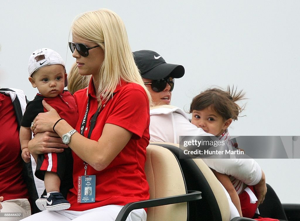 Charlie Woods, Elin Woods, Josefin Nordegren and Sam Woods ride in